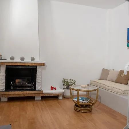 Apartament Cozy Hideaway: Serenity, Charm & Athenian Delights Ateny