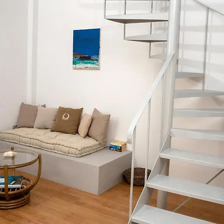 Apartament Cozy Hideaway: Serenity, Charm & Athenian Delights