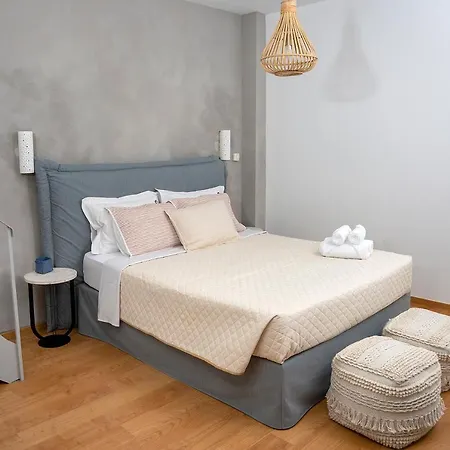 Cozy Hideaway: Serenity, Charm & Athenian Delights *