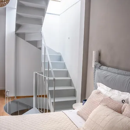 Cozy Hideaway: Serenity, Charm & Athenian Delights Apartament